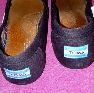Tom's slip-on
